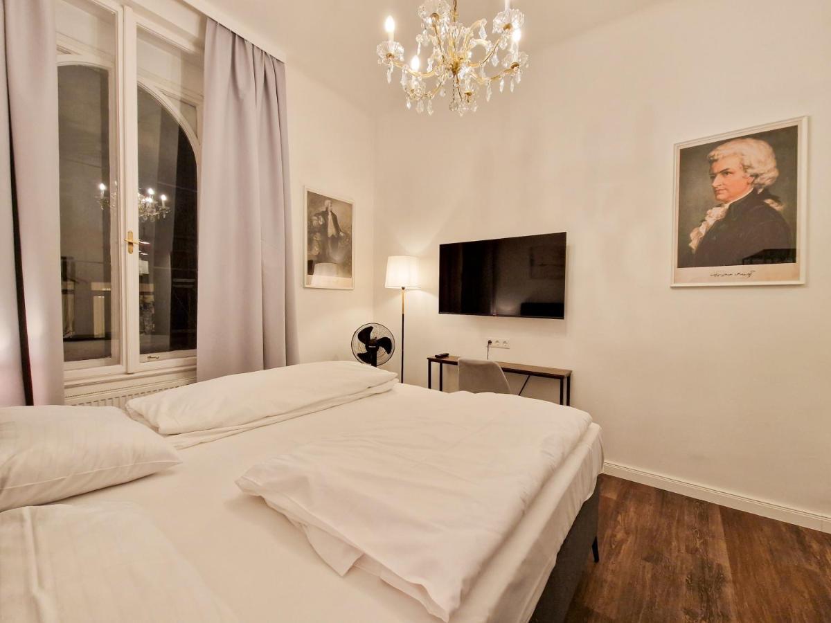 Studio mit Küche und Straßenblick